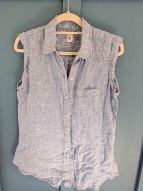 GAP Light Blue Sleeveless Button-Down Chambray Shirt